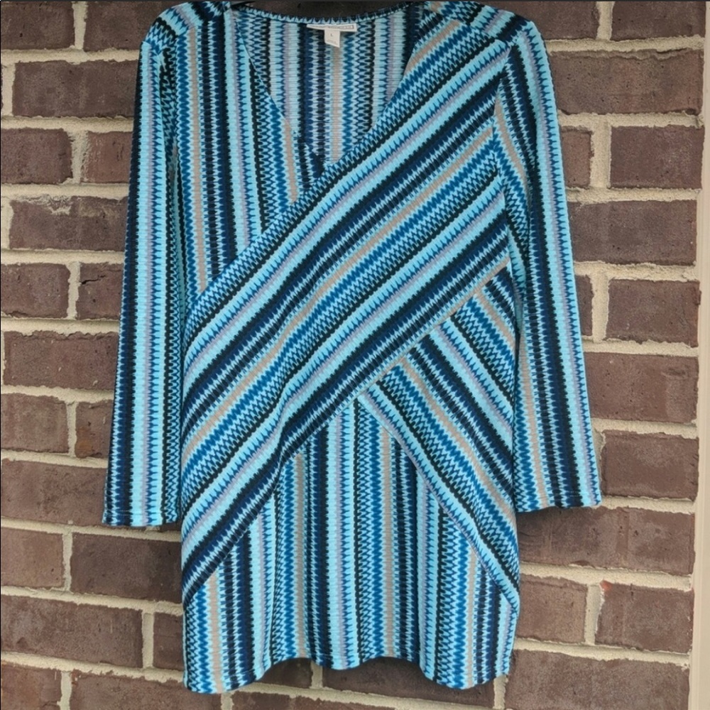 Dana Buchman Criss cross print top